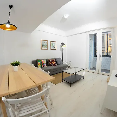 Travel And Live * بورتو