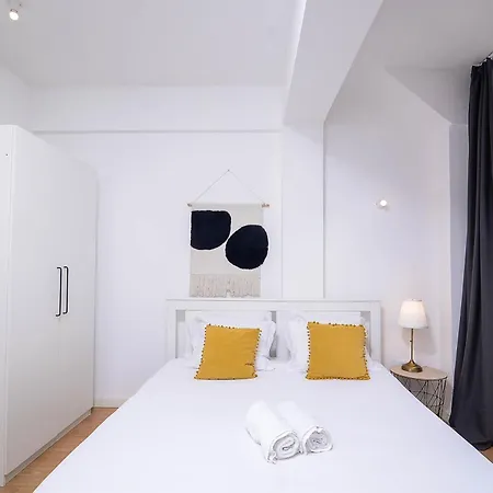 Travel And Live * بورتو