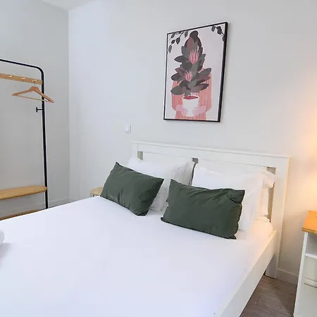 Travel And Live بورتو