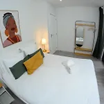 Travel And Live Porto
