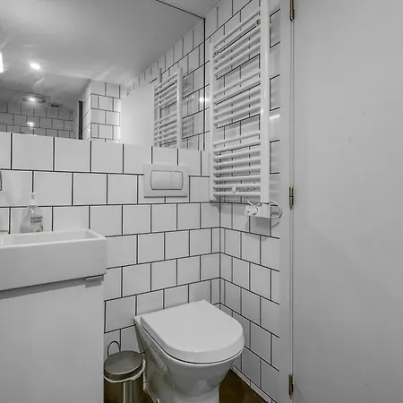 Apartment Travel And Live