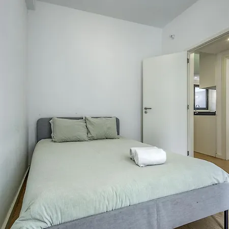 Apartment Travel And Live