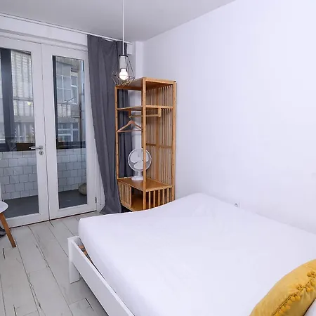 Travel And Live Porto