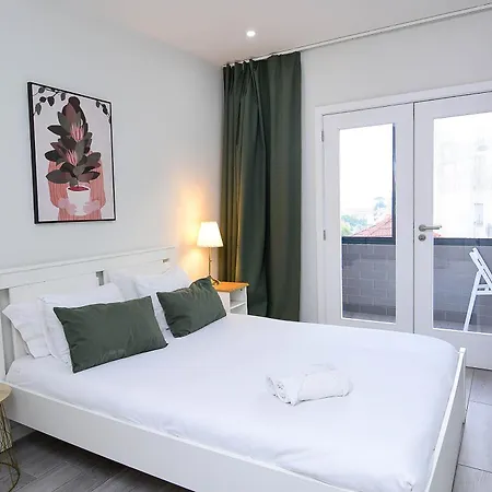 Apartment Travel And Live *