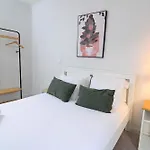 Travel And Live Oporto
